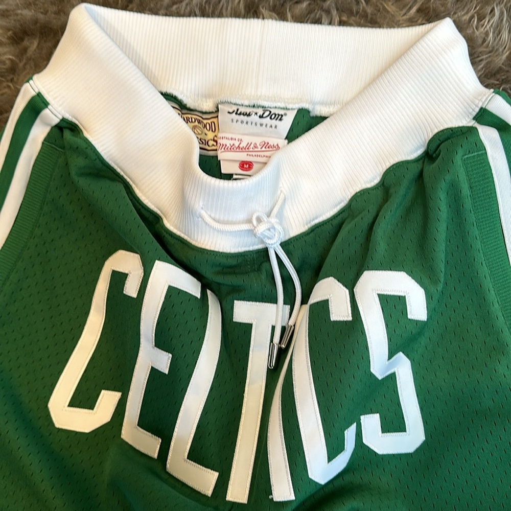 Boston Celtics Mitchell & Ness Authentic NBA x Just Don Mesh Shorts -Kelly Green - Picture 3 of 4
